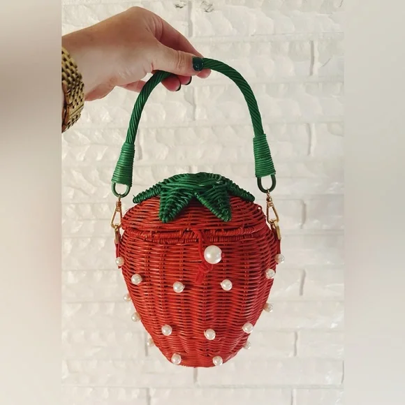 Kate Spade x Target Strawberry Wicker Purse NWOT - Picture 4 of 7